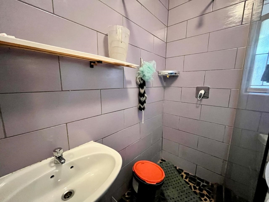 6 Bedroom Property for Sale in Riverton Western Cape